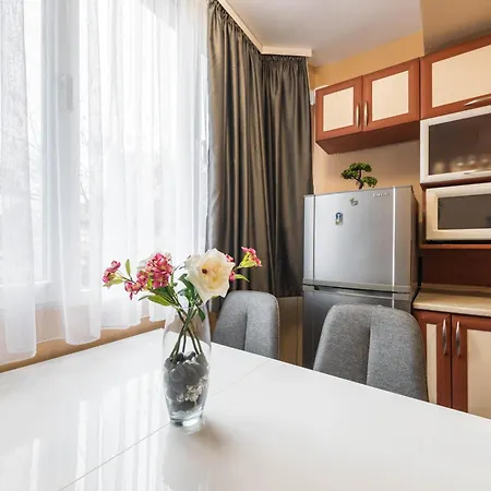 Апартаменти Downtown аpartment With Free Parking Варна