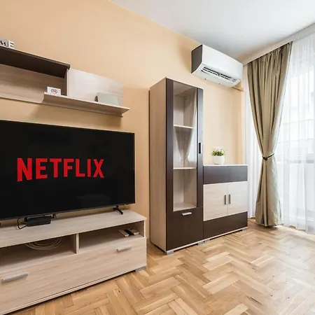 Downtown аpartment With Free Parking Варна