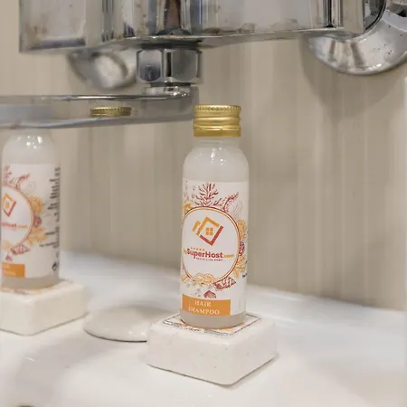 Downtown аpartment With Free Parking Апартаменти *