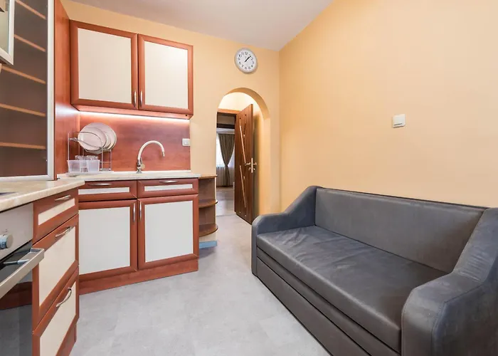 Downtown аpartment With Free Parking Апартаменты *