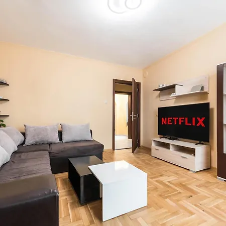 Downtown аpartment With Free Parking Lägenhet *