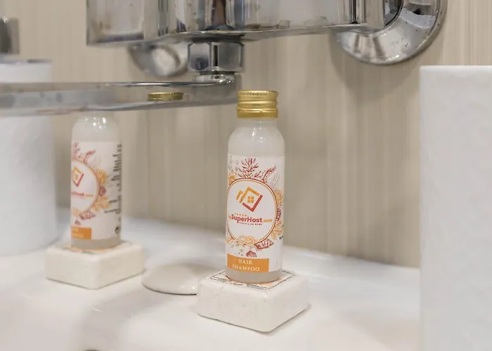 Downtown аpartment With Free Parking Апартаменты *