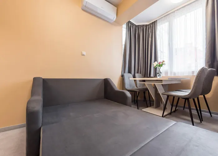 Downtown аpartment With Free Parking